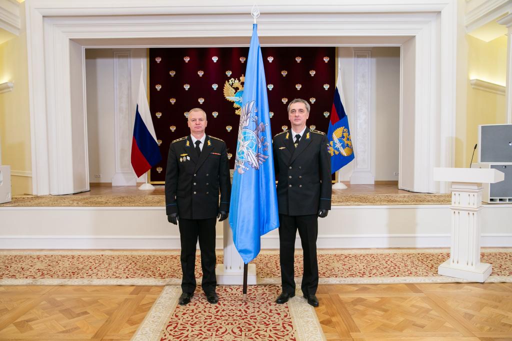 В Москве министр транспорта вручил флаг ведомственной охране Минтранса России
